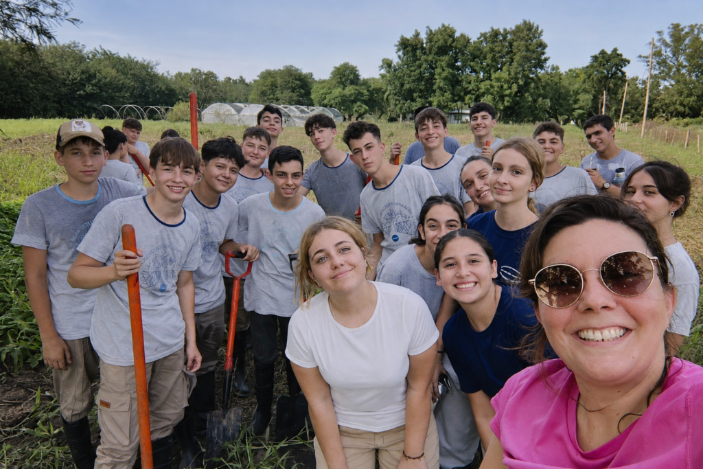 alumnos en sección huerta